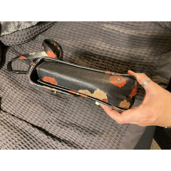 COACH 33615 PAGE FLAP BLACK & FLORAL SHOULDER BAG - Picture 2 of 11